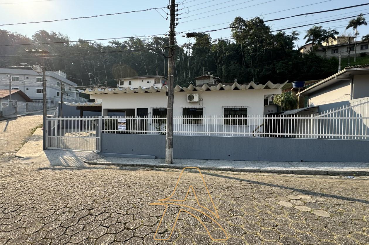 Casa com 3 Dormitórios e Área de Festas no Bairro Fortaleza — foto 3