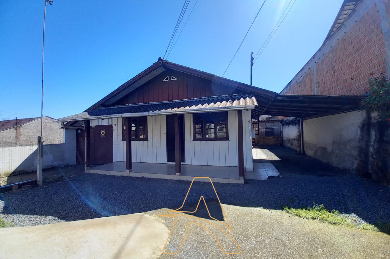 Ótima Oportunidade – Casa com Amplo Terreno no Bairro Fortaleza - foto 1