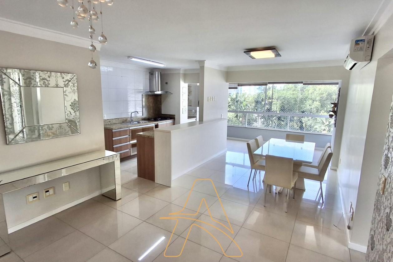 Apartamento Semi Mobiliado com 3 Dormitórios e 2 Vagas de Garagem no Centro - foto 1