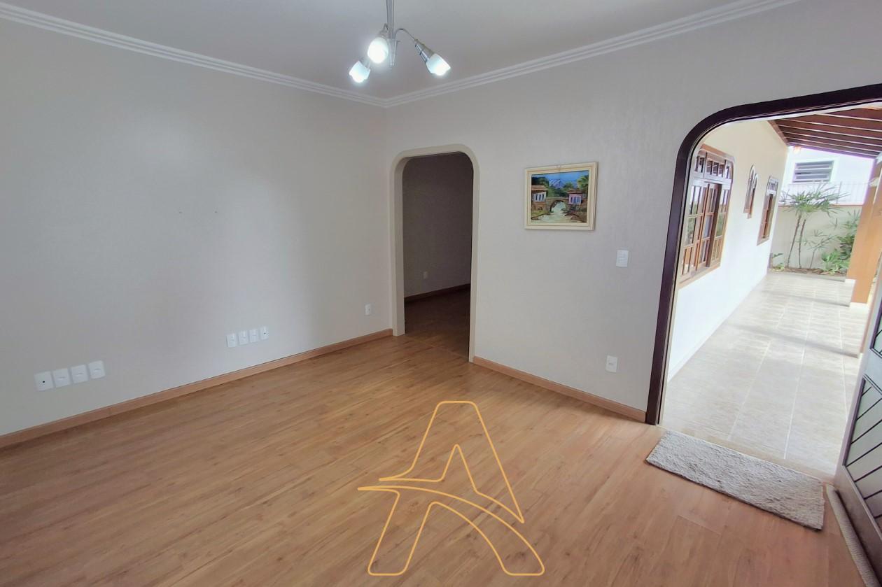 Casa à Venda com 3 Dormitórios e Amplo Jardim – Badenfurt — foto 6