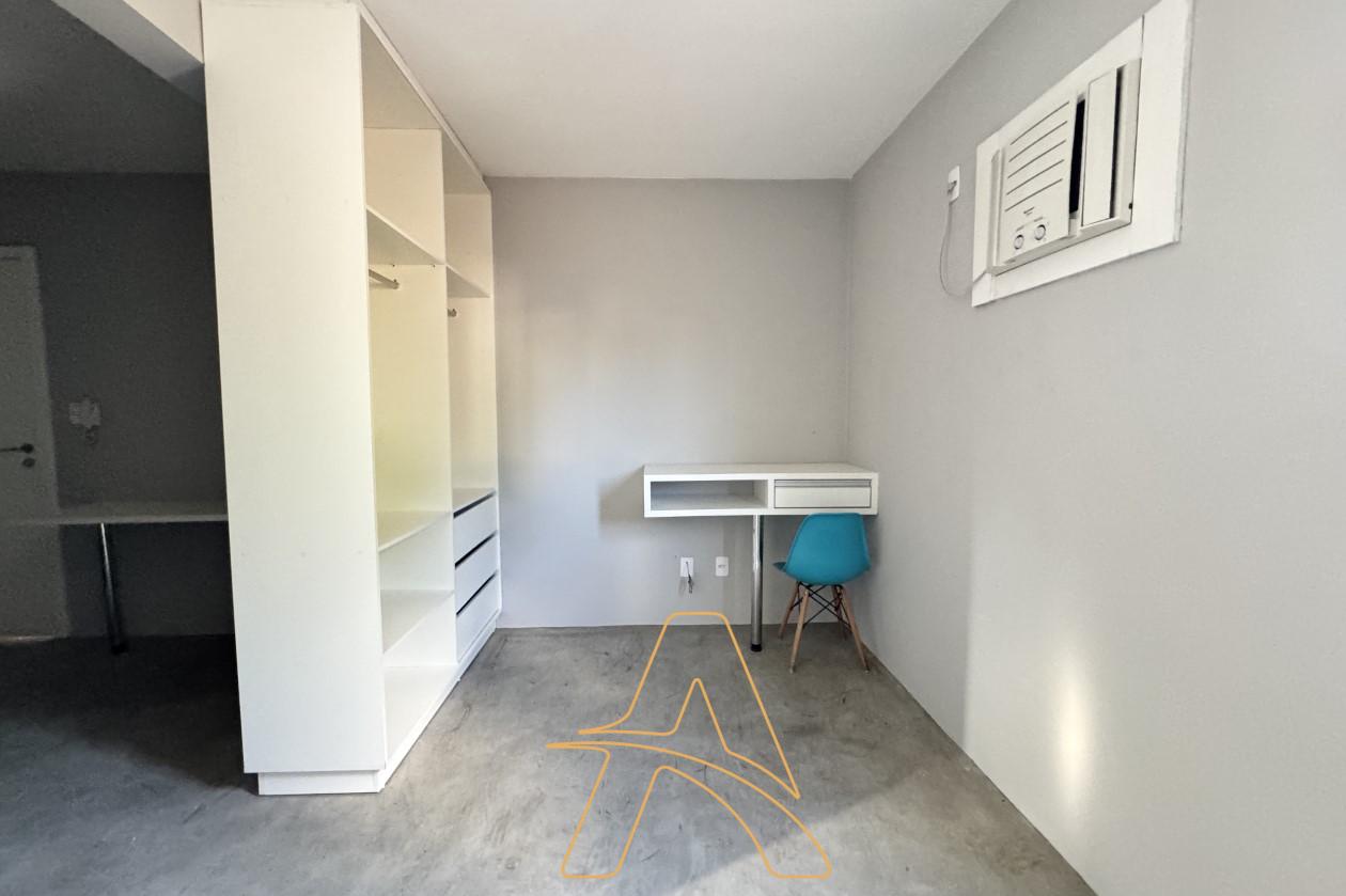 Apartamento Semi Mobiliado com 1 Dormitório na Água Verde - foto 1