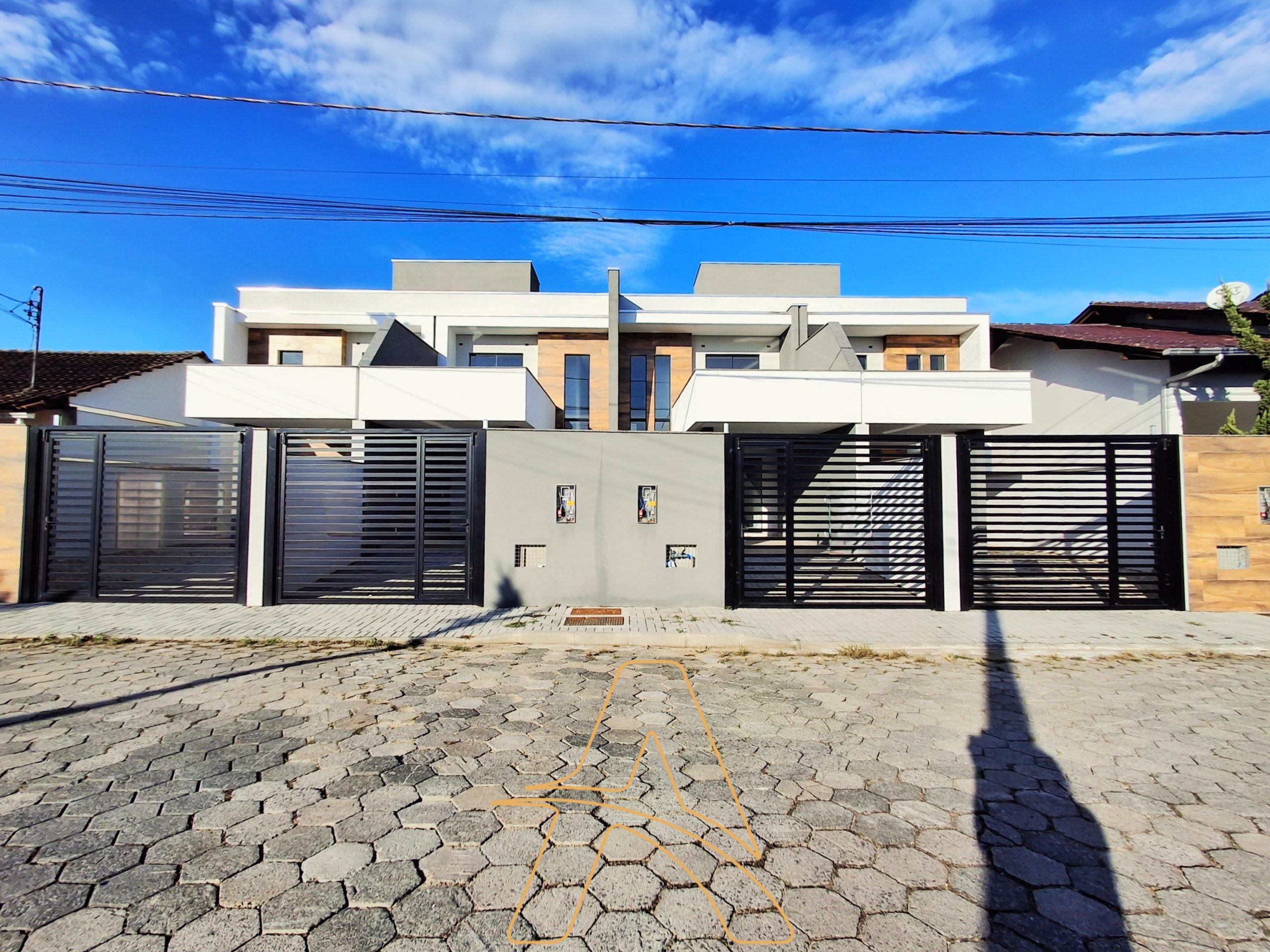 Modernos Sobrados com 2 suítes no Bairro Poço Grande – Gaspar - foto 1