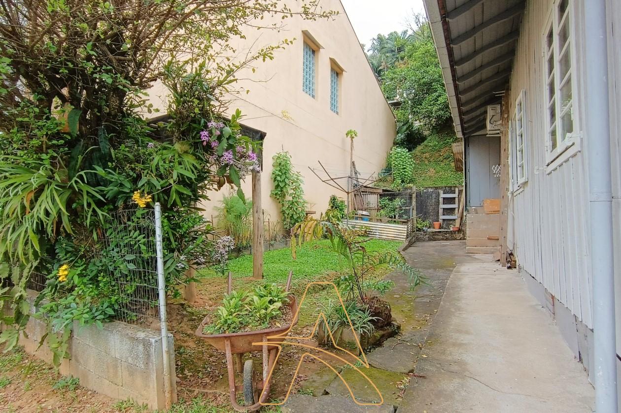 Amplo Terreno com Casa Edificada á Venda no Bairro Itoupava Seca — foto 4