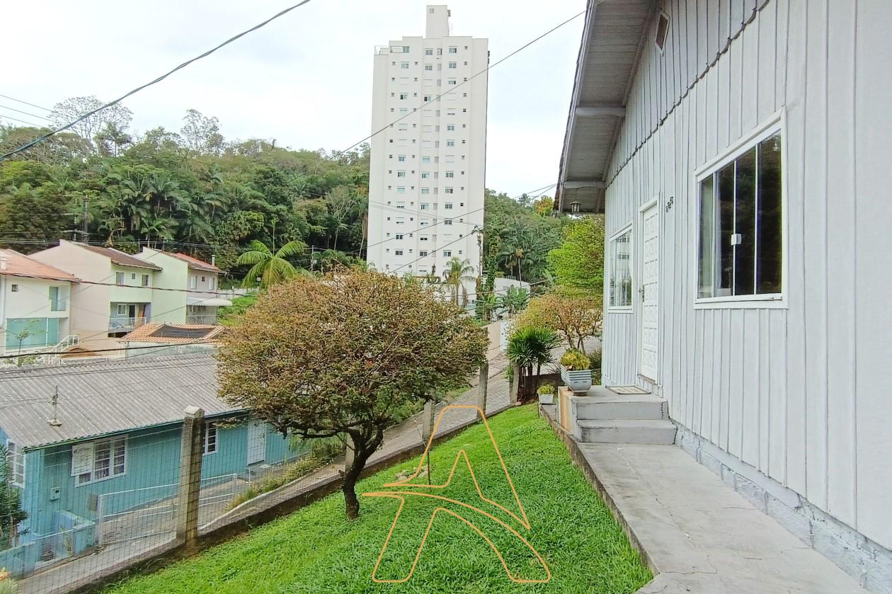 Amplo Terreno com Casa Edificada á Venda no Bairro Itoupava Seca — foto 3