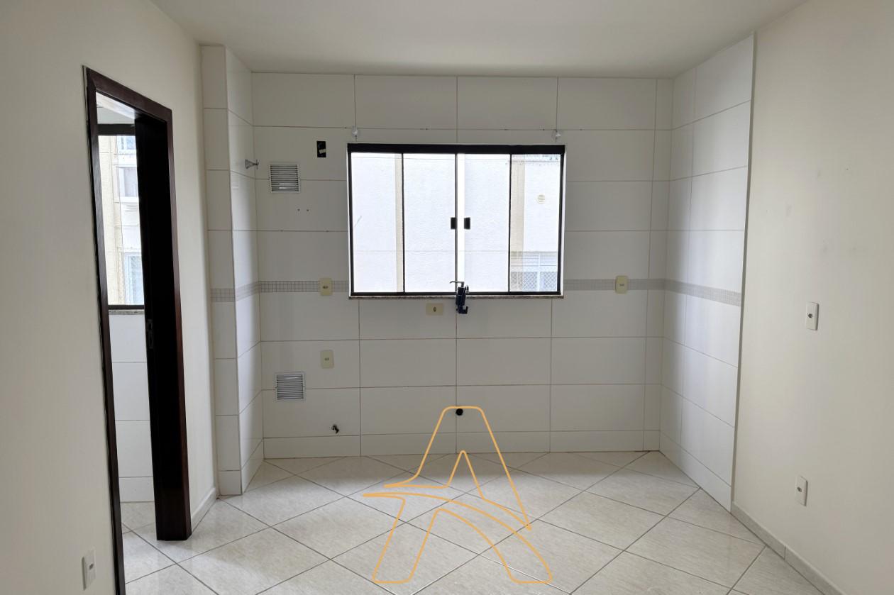 Apartamento com 1 Dormitório e Garagem no Água Verde — foto 2