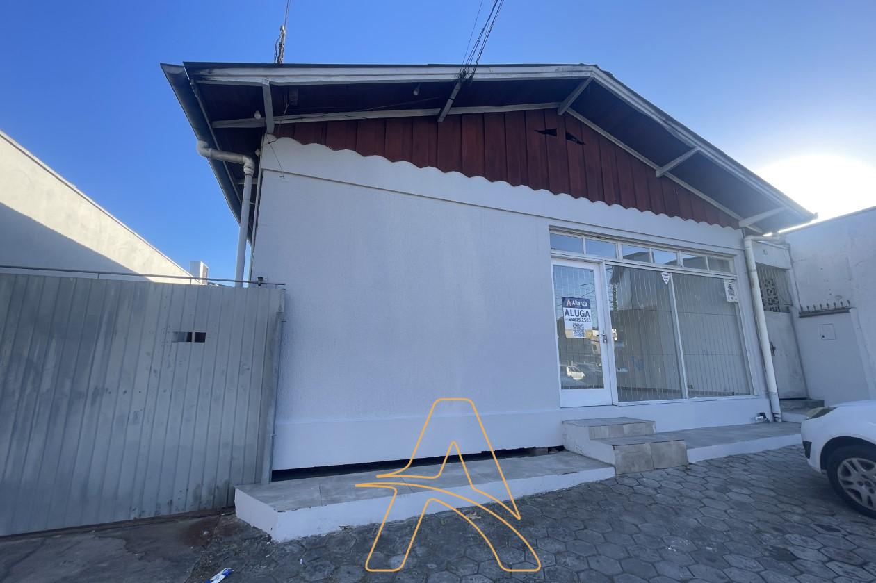 Casa Comercial com Estacionamento no Bairro Itoupava Norte - foto 1
